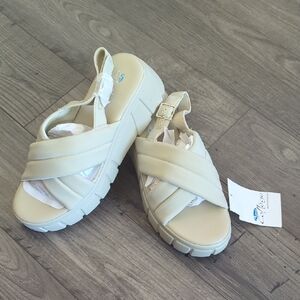 Aqua College Beige Women's Sandals Waterproof